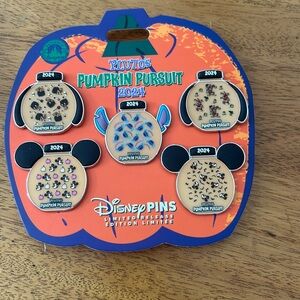 PLUTO'S PUMPKIN PURSUIT 2024 
5 PIN SET:  PLUTO, STITCH, GOOFY, MICKEY & MINNIE